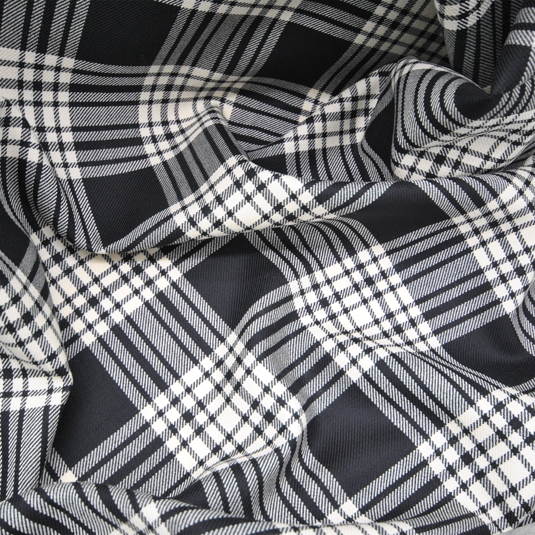 Tessuto tartan a quadri blu scuro e verde | Mondial Tissus Tessuto tartan a quadri blu scuro e verde | Mondial Tissus