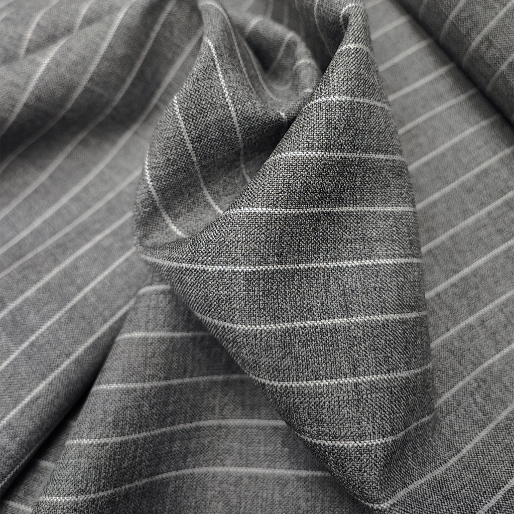 pinstripe suit in linen, wool and silk / color 3