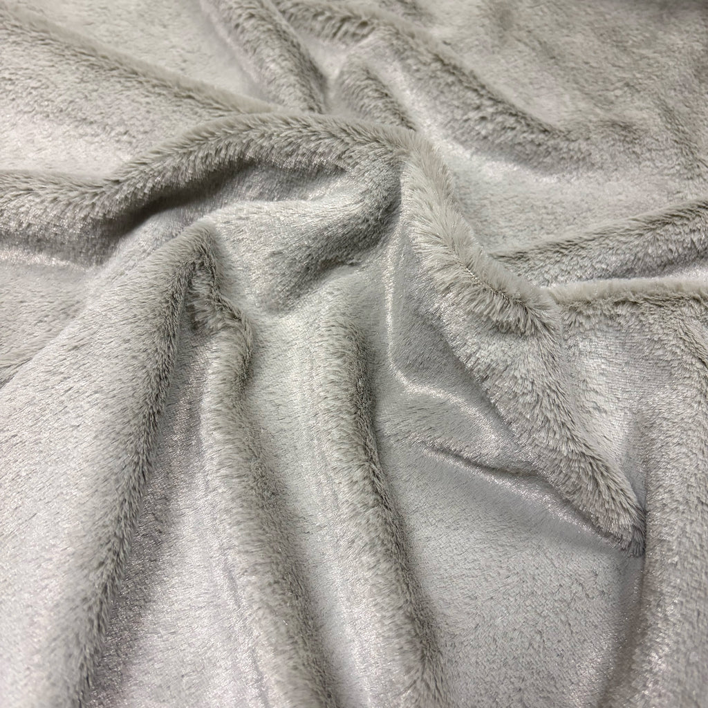 faux fur fabric / dove grey
