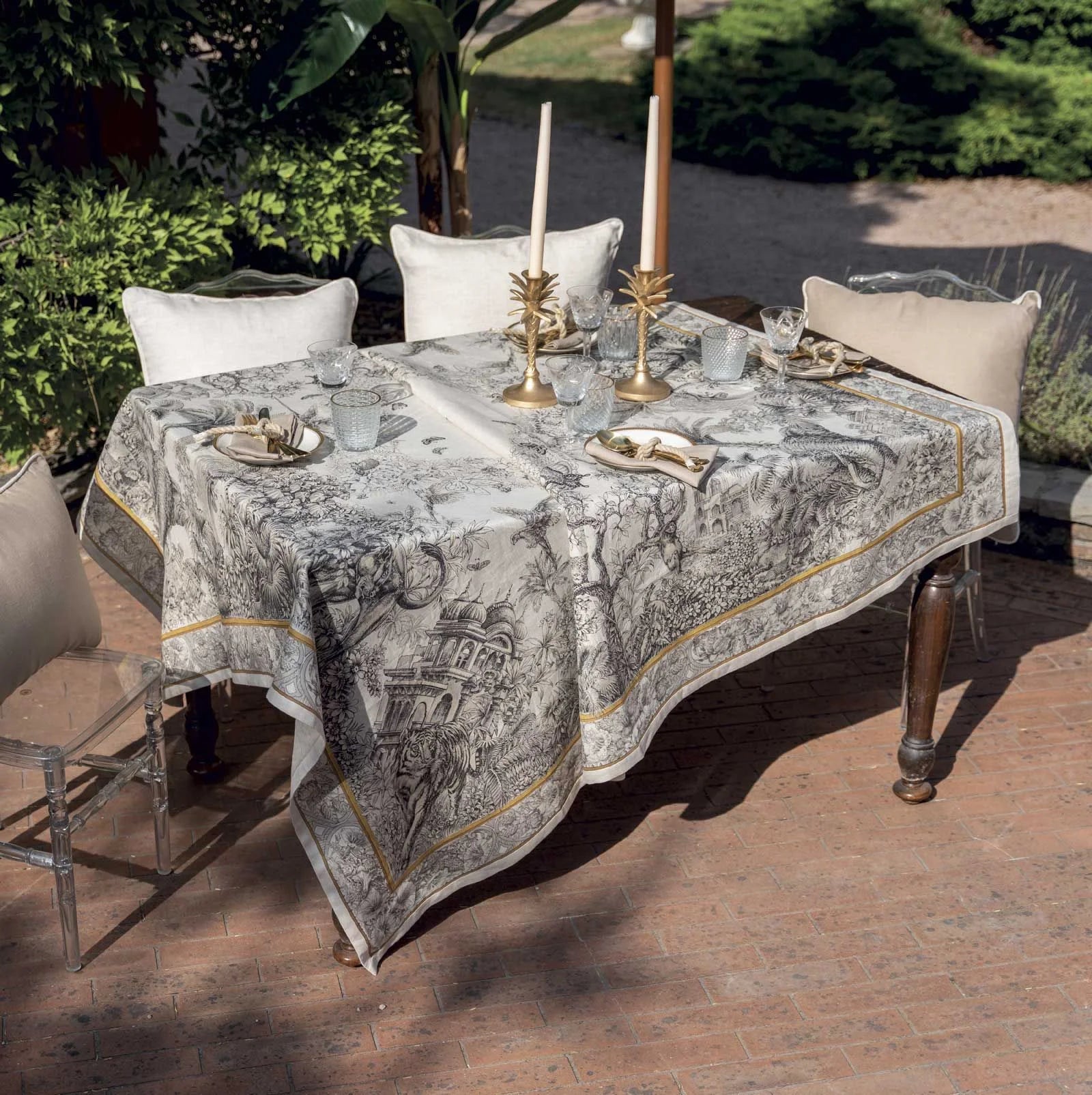 Tessitura Toscana Telerie tablecloth in pure linen with Tantra Tessitura Toscana Telerie tablecloth in pure linen with Tantra