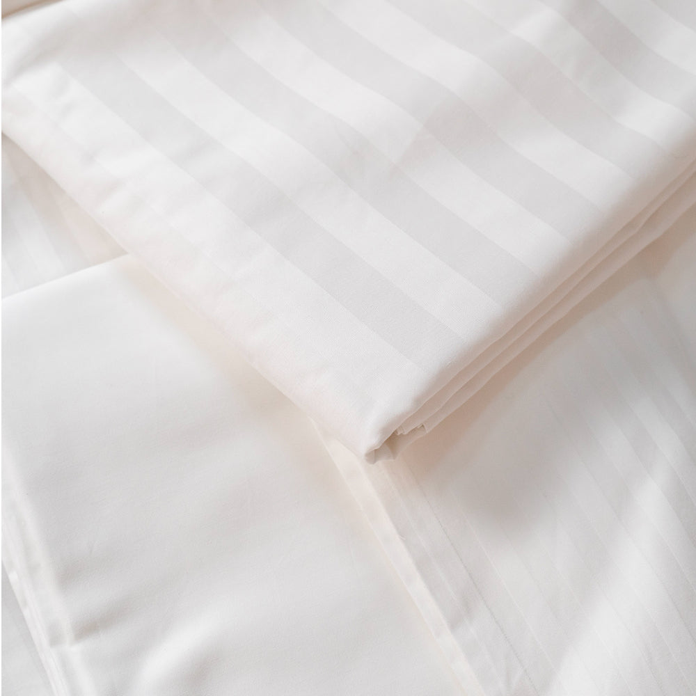 Double sheets in jacquard cotton satin - available in 3 colours