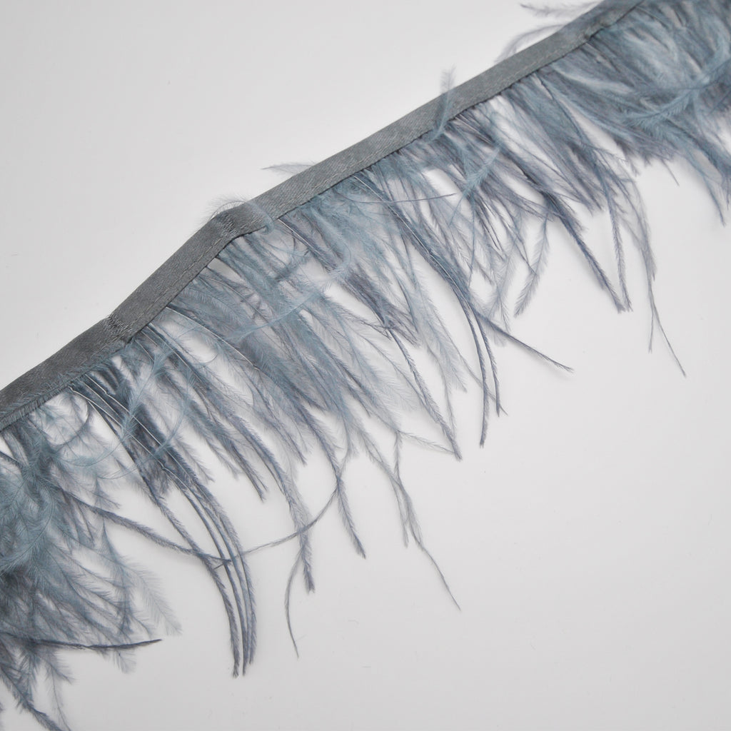 Ostrich feathers / color 1