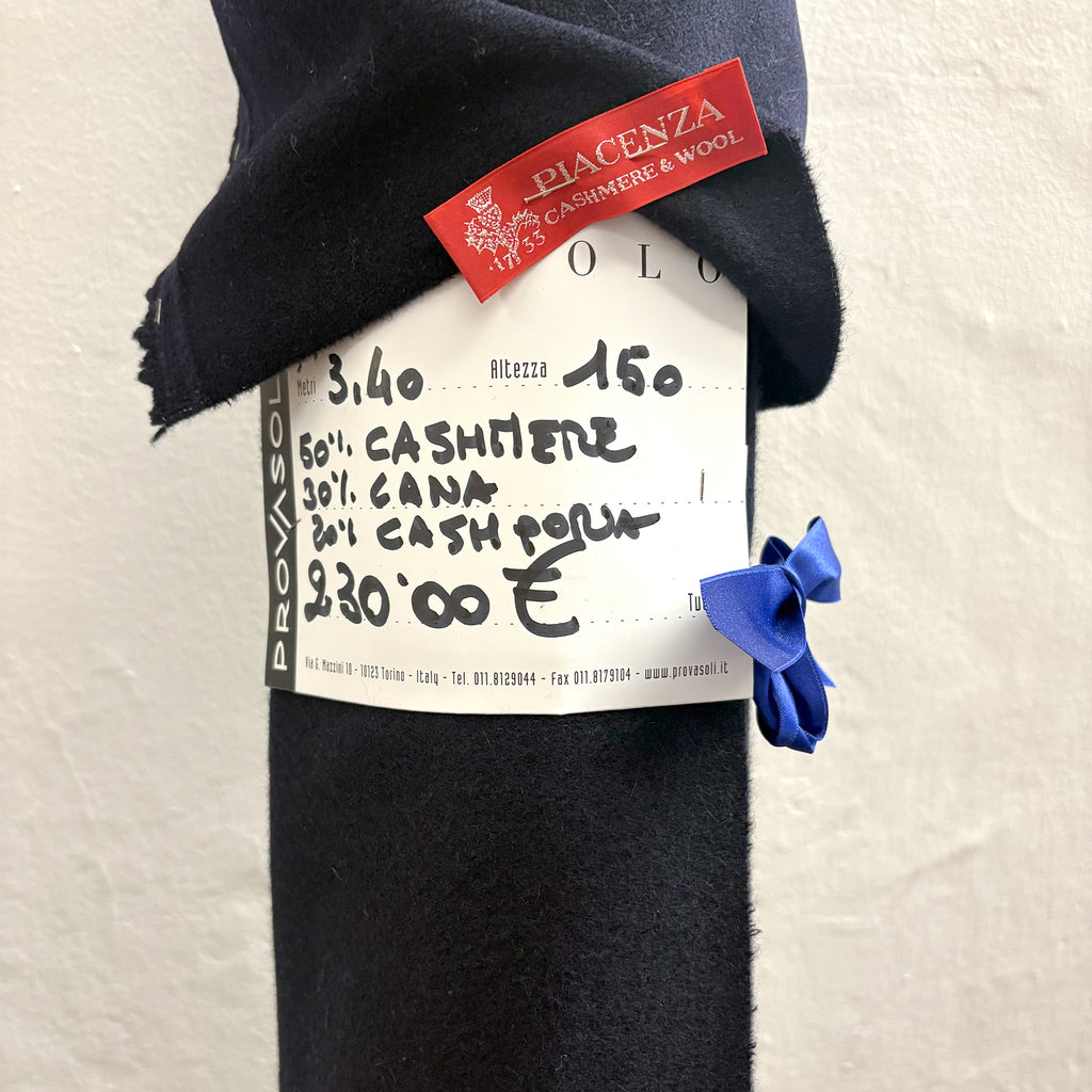 Piacenza cashmere remnant for a double-breasted coat / blue