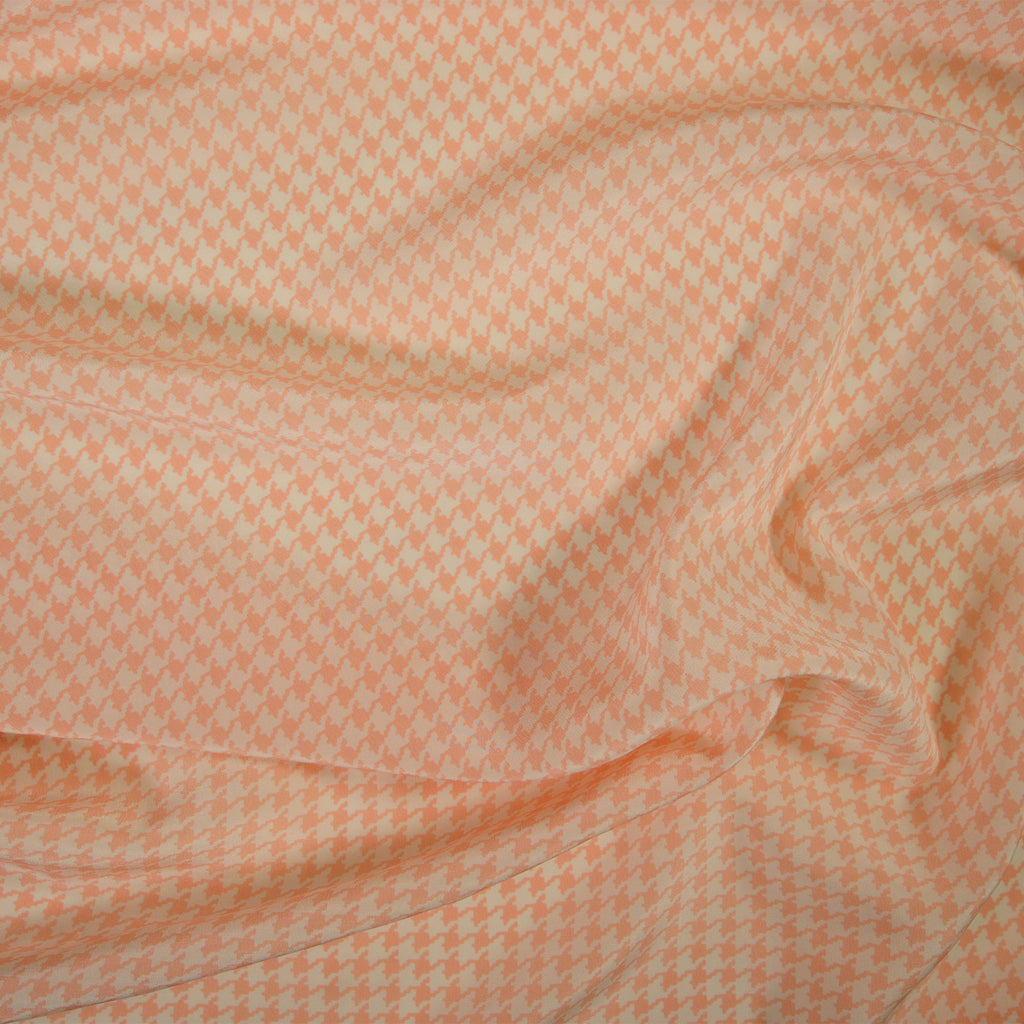 remnant in pure silk crepe de chine / patterned 9