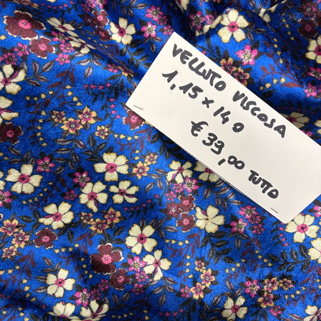 remnant of viscose velvet / floral pattern