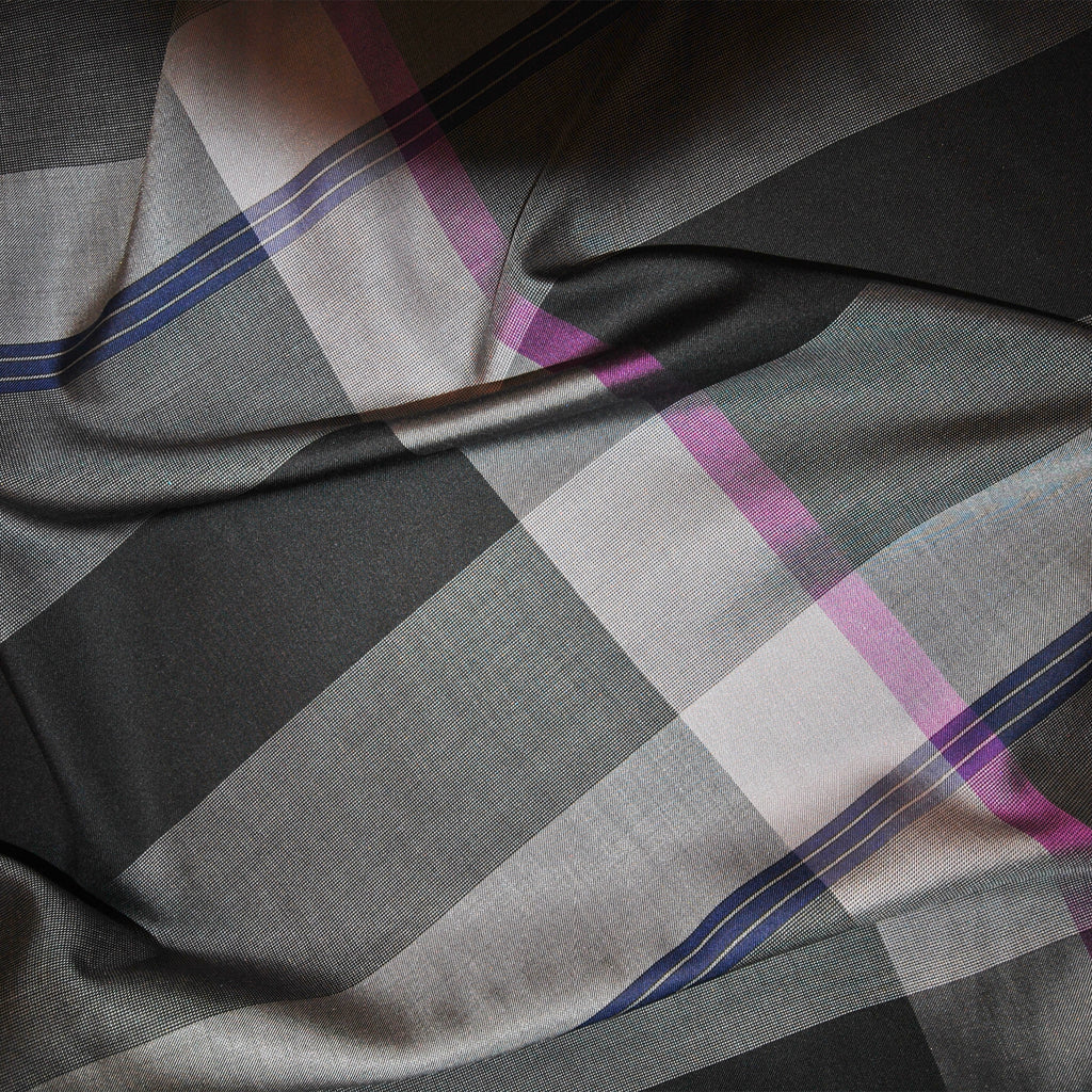 pure silk / patterned twill remnant 2