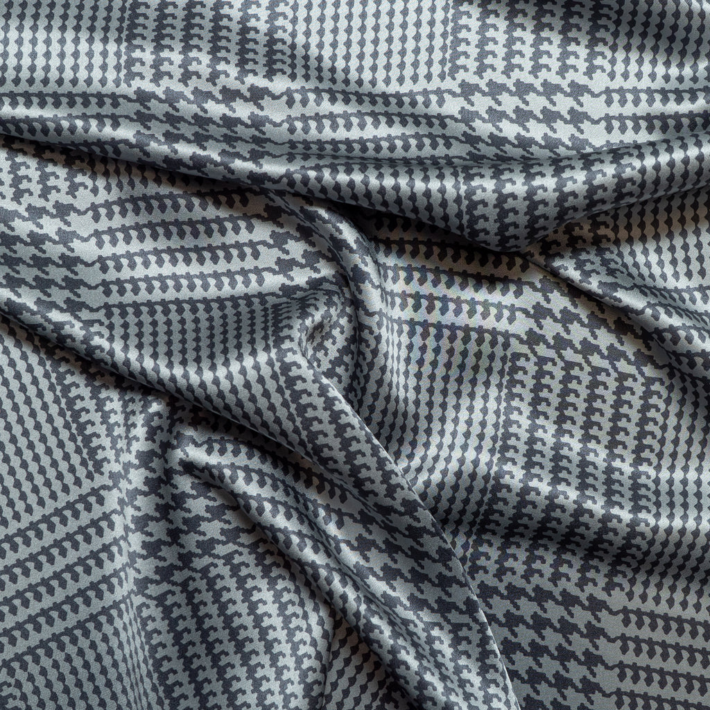 patterned Italian silk / design 70 